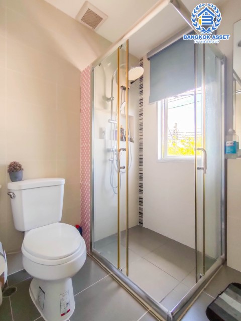 *****บ้านแฝดมือสองย่านนนทบุรี ม.ไลฟ์บางกอกบูเลอวาร์ด พระราม5 #หลังมุม เนื้อที่กว้างขวางถึง 35.4 ตร.ว. ฟังก์ชัน 3 ห้องนอน 2 ห้องน้ำ 1 ที่จอดรถ บนทำเลเดินทางง่าย ใกล้รถไฟฟ้าสายสีม่วง "สถานีแยกติวานนท์" เชื่อมต่อถ.นครอินทร์ ถ.ราชพฤกษ์ ใกล้ทางด่วน "ศรีรัช"